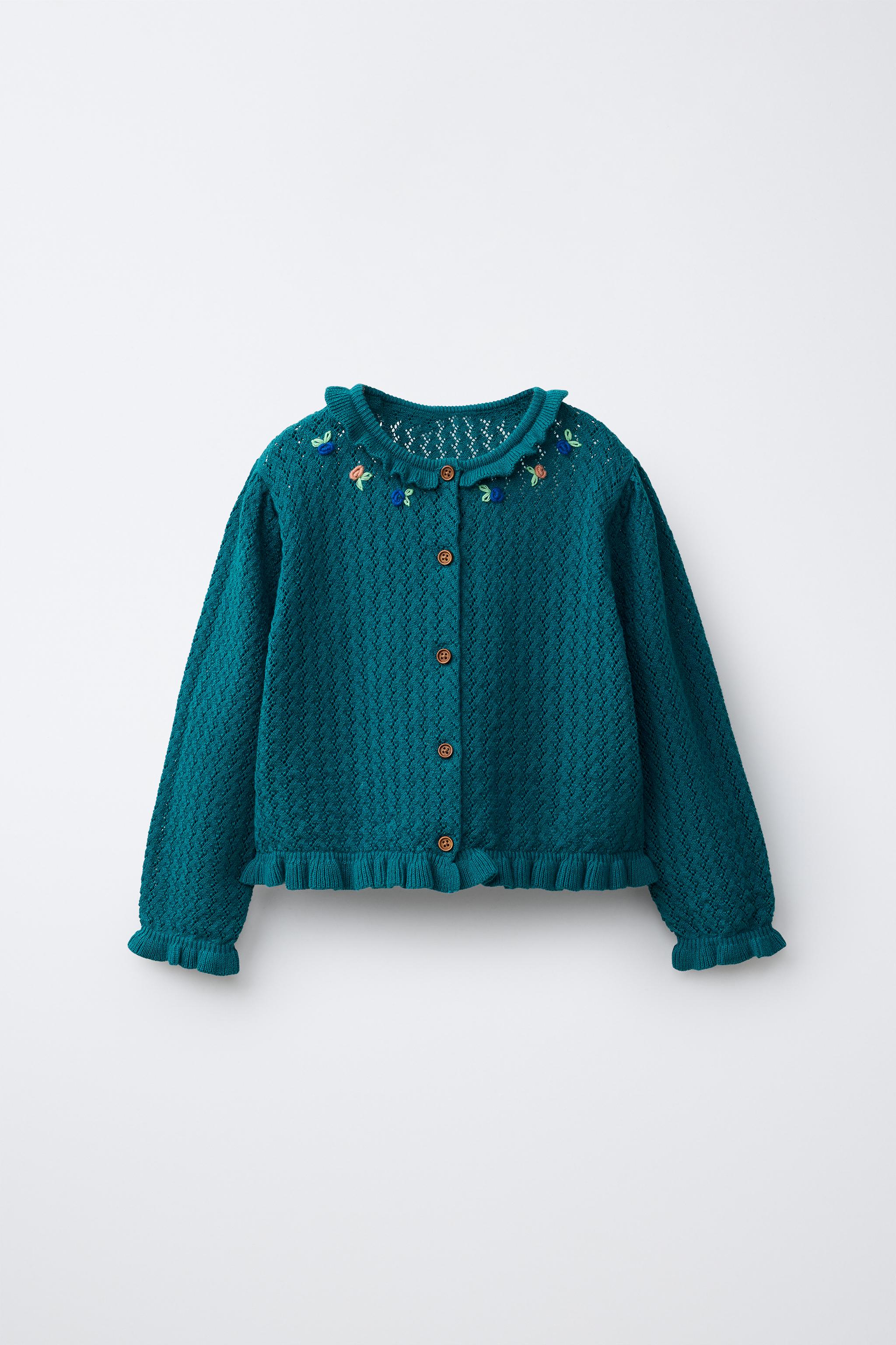 GILET EN MAILLE À VOLANT ET BRODERIES COTON LIN